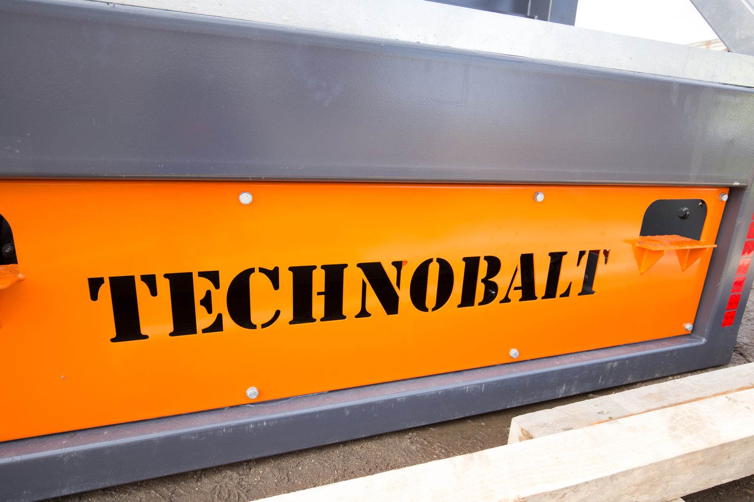 Technobalt Eesti sadamalaadur.