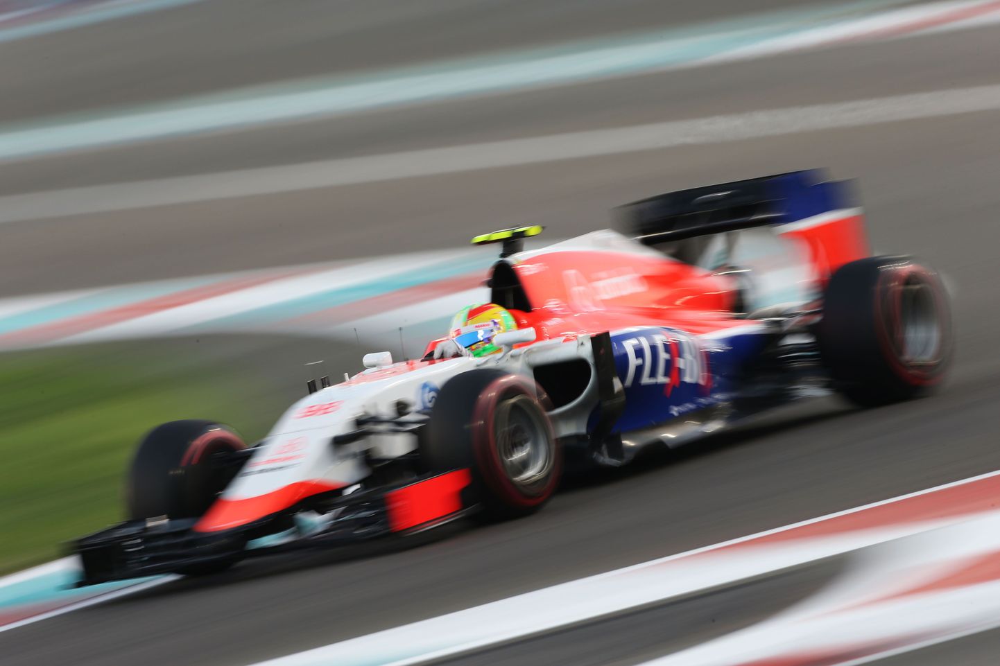 Manor Marussia sõitja Roberto Merhi 2015. aasta novembris Abu Dhabi Grand Prix'l.
