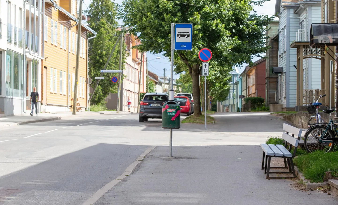 Tähe tänaval asuvasse Eha bussipeatusse satub buss harva.