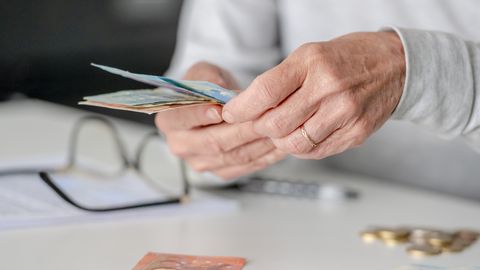 LM rosina no 2027. gada sākt bāzes pensijas ieviešanu senioriem no 85 gadu vecuma