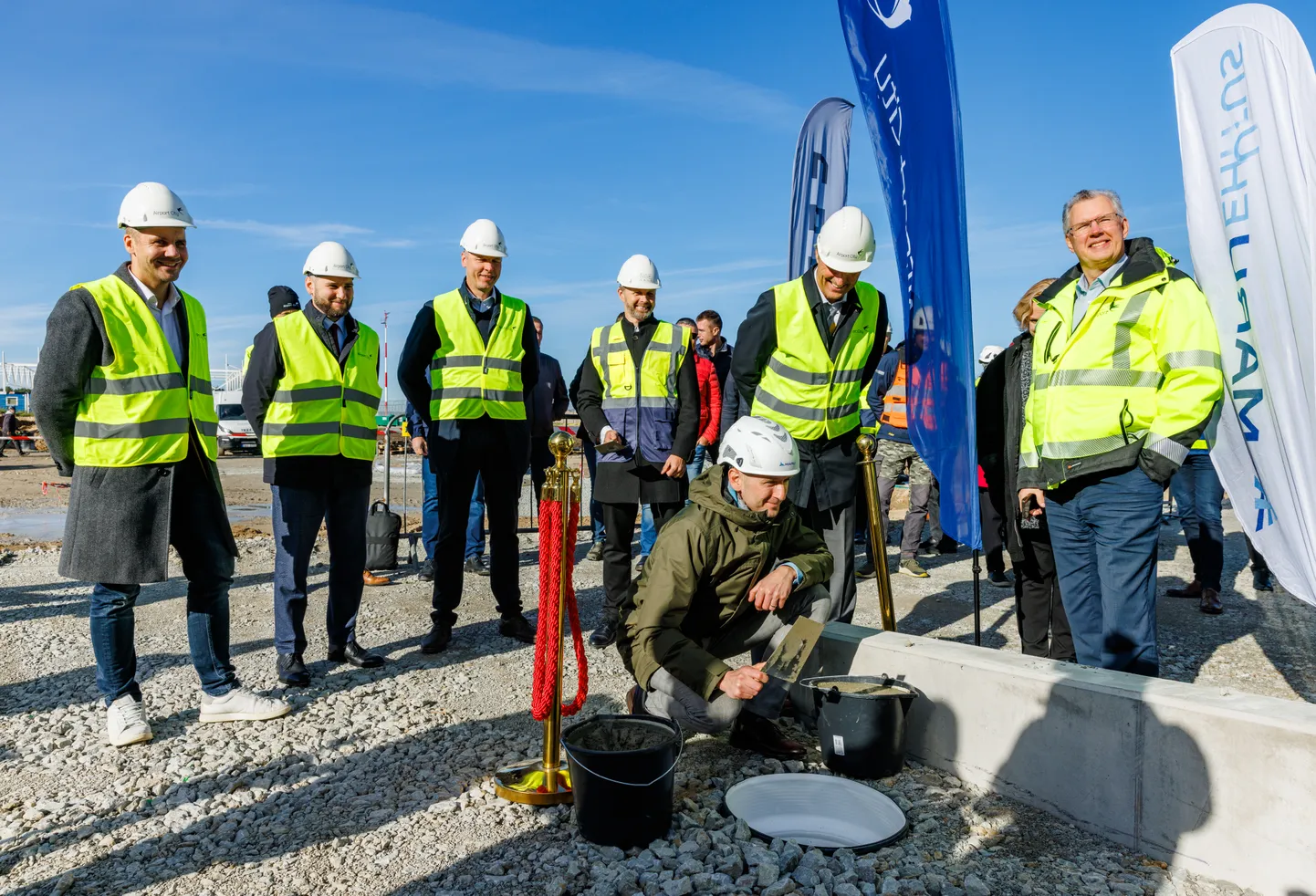 Teisipäeval, 1. oktoobril pandi nurgakivi Tallinna lennujaama ärilinnaku Airport City lõunaala esimesele kaubaterminalile.