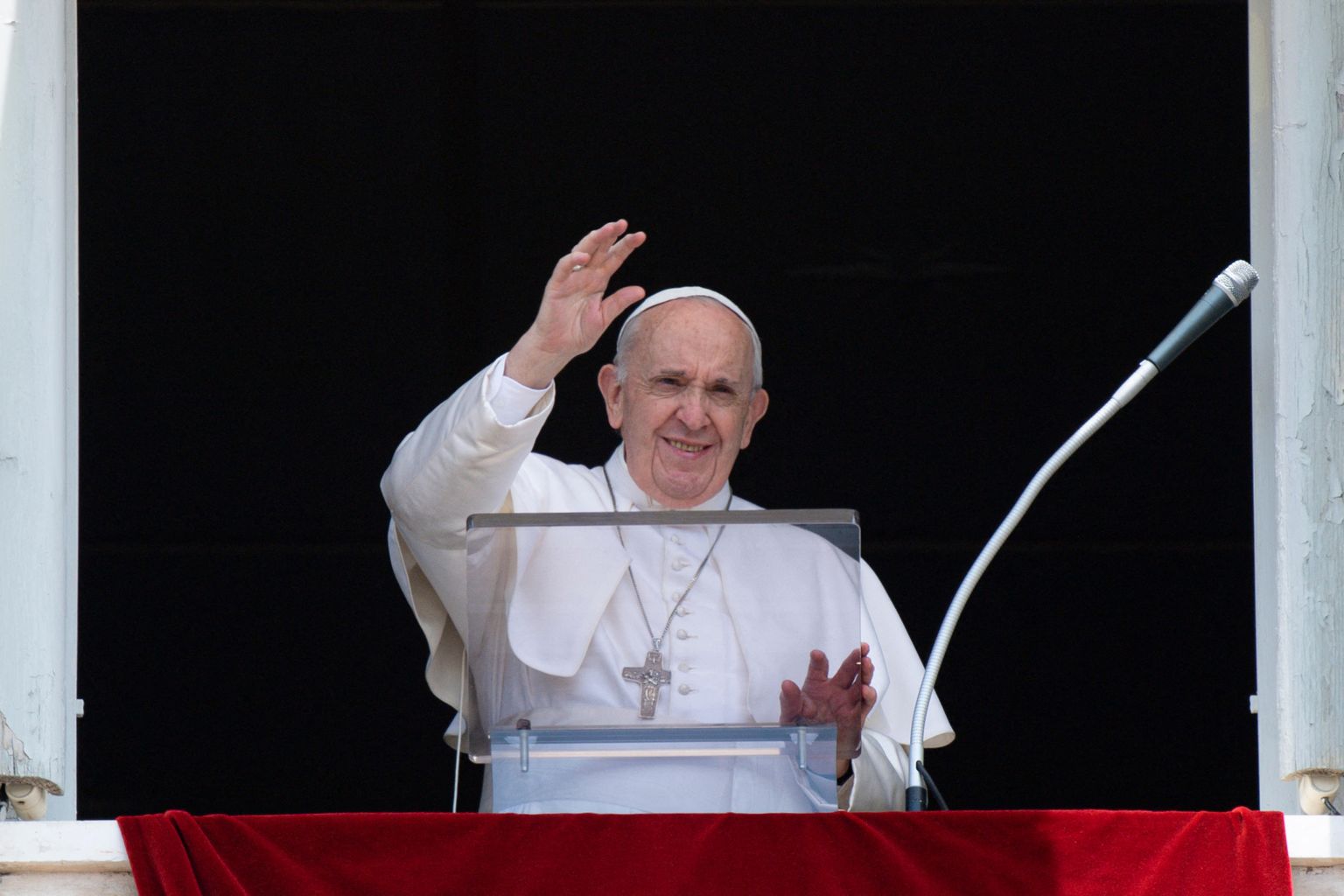 Vatikan jagas paavstist 4. juuli hommikul pilti.