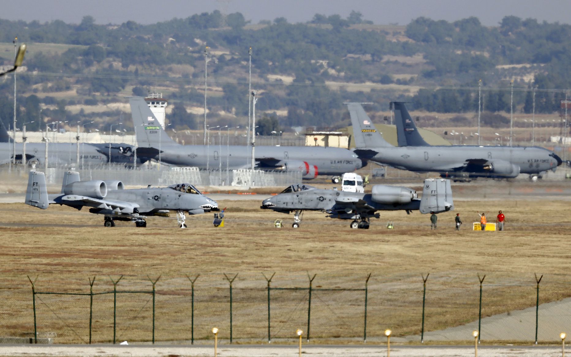 USA õhujõudude hävitajad A-10 Thunderbolt II Türgi Incirliki baasis