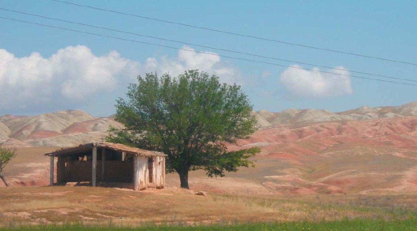 Tadžikistani maastik nisupõlluga.
