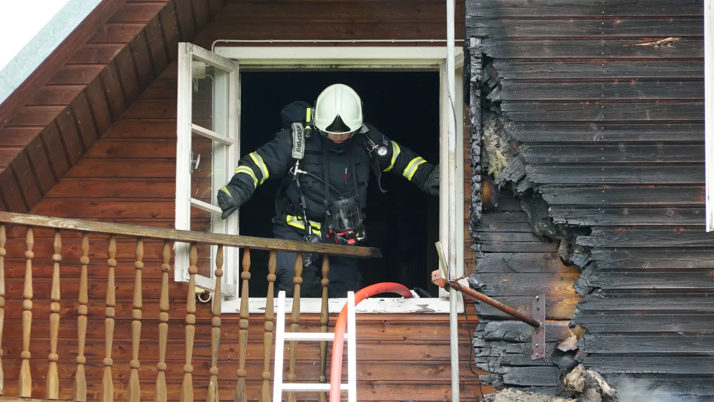 Tulekahju Türil. Põles elumaja.