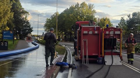 Rakvere päästjad tõttasid üleujutatud pärnakatele appi