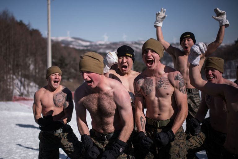 Ameerika sõdurid end lume ja külmaga karastamas Lõuna-Koreas