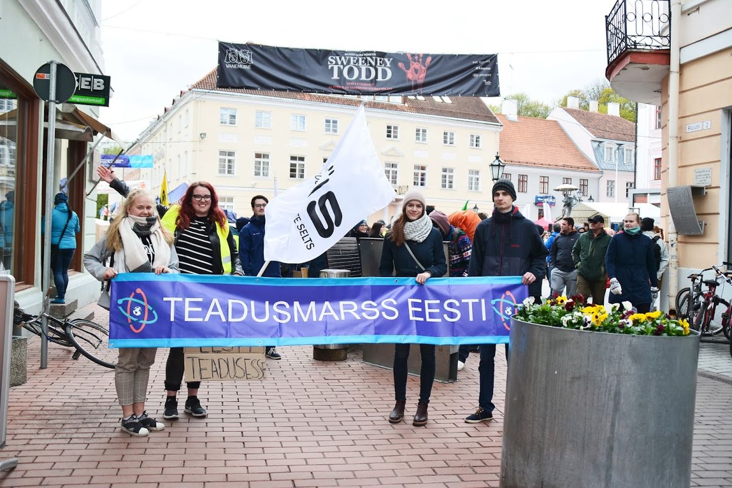 Марш ученых в Тарту.