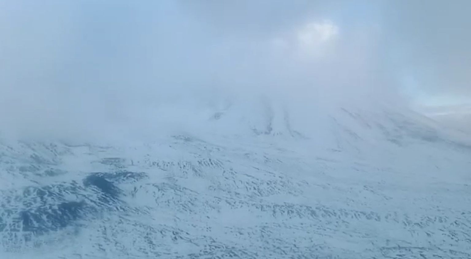Venemaal Kaug-Idas Kamtšatka poolsaarel asuv Kljutševskaja sopka vulkaan, mille kõrgus on 4754 meetrit