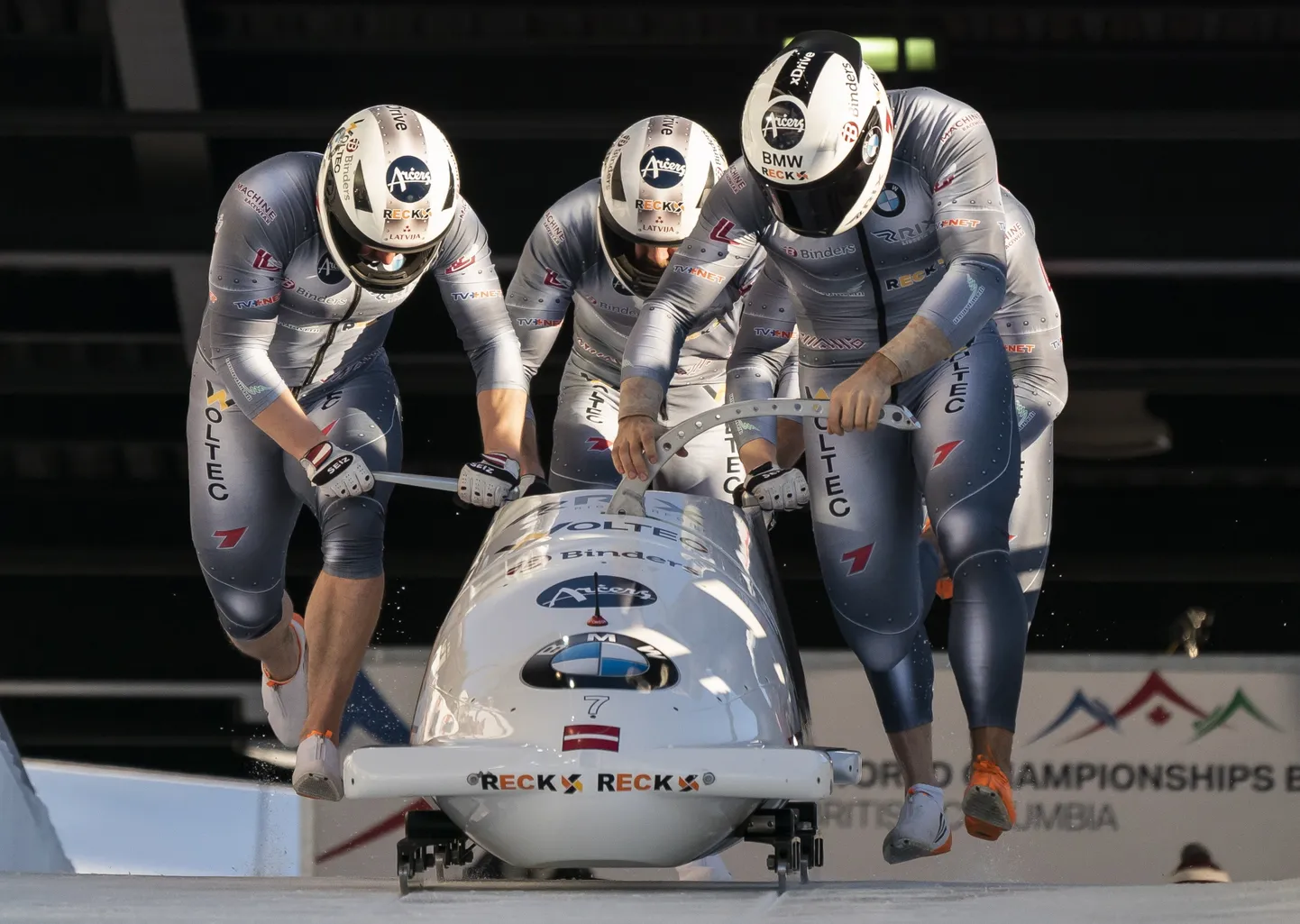 Latvijas bobsleja četrinieku ekipāža - Oskars Ķibermanis, Arvis Vilkaste, Jānis Strenga un Matīss Miknis