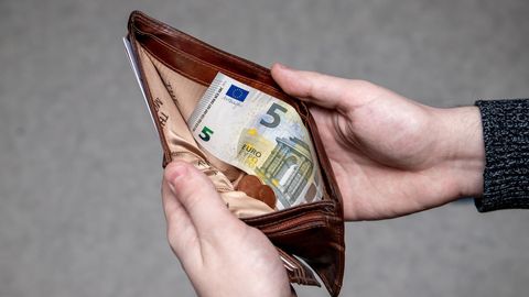 Исследование: почти каждый десятый в Эстонии вынужден использовать сбережения третьей ступени