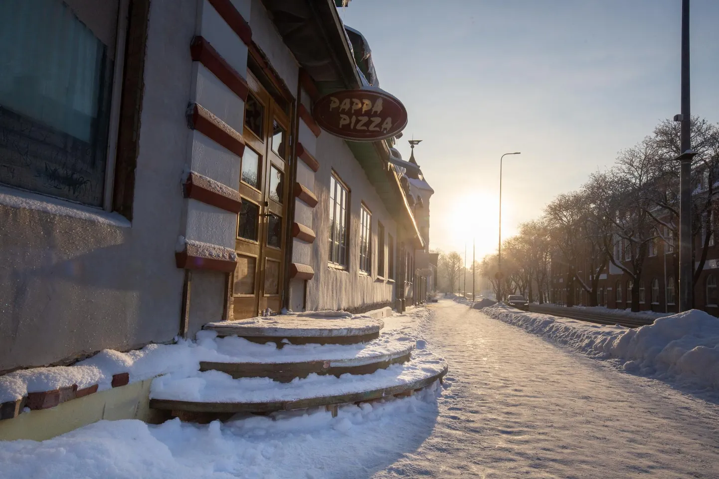 Trepiküsimus on Tallinna tänav 8 asuva ärihoone aastatepikkuseks veninud remondi järjekordne peatükk.