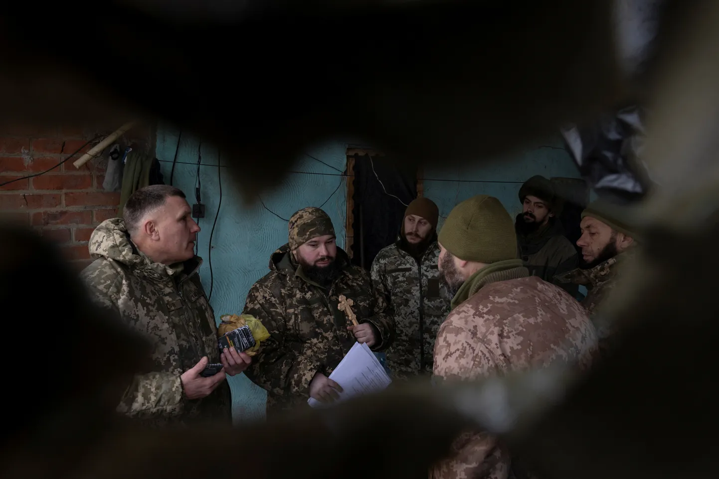 Ukraina sõjaväelased rindejoonel pühi tähistamas.
