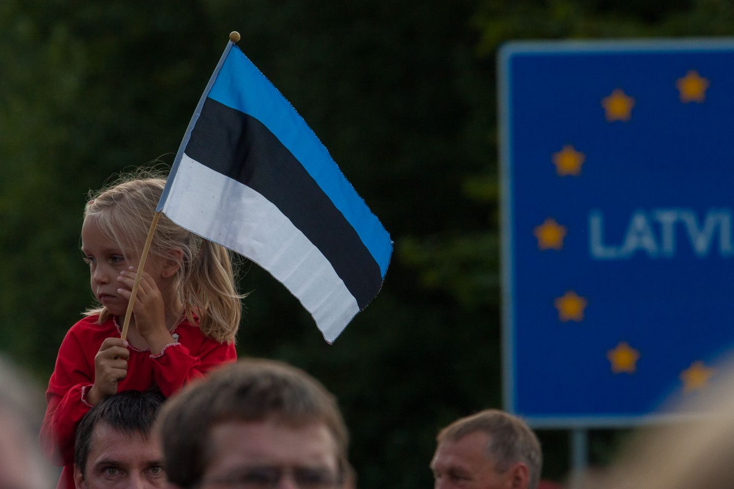 Lillis Eesti ja Läti piiripunktis tähistatakse Balti keti aastapäeva.