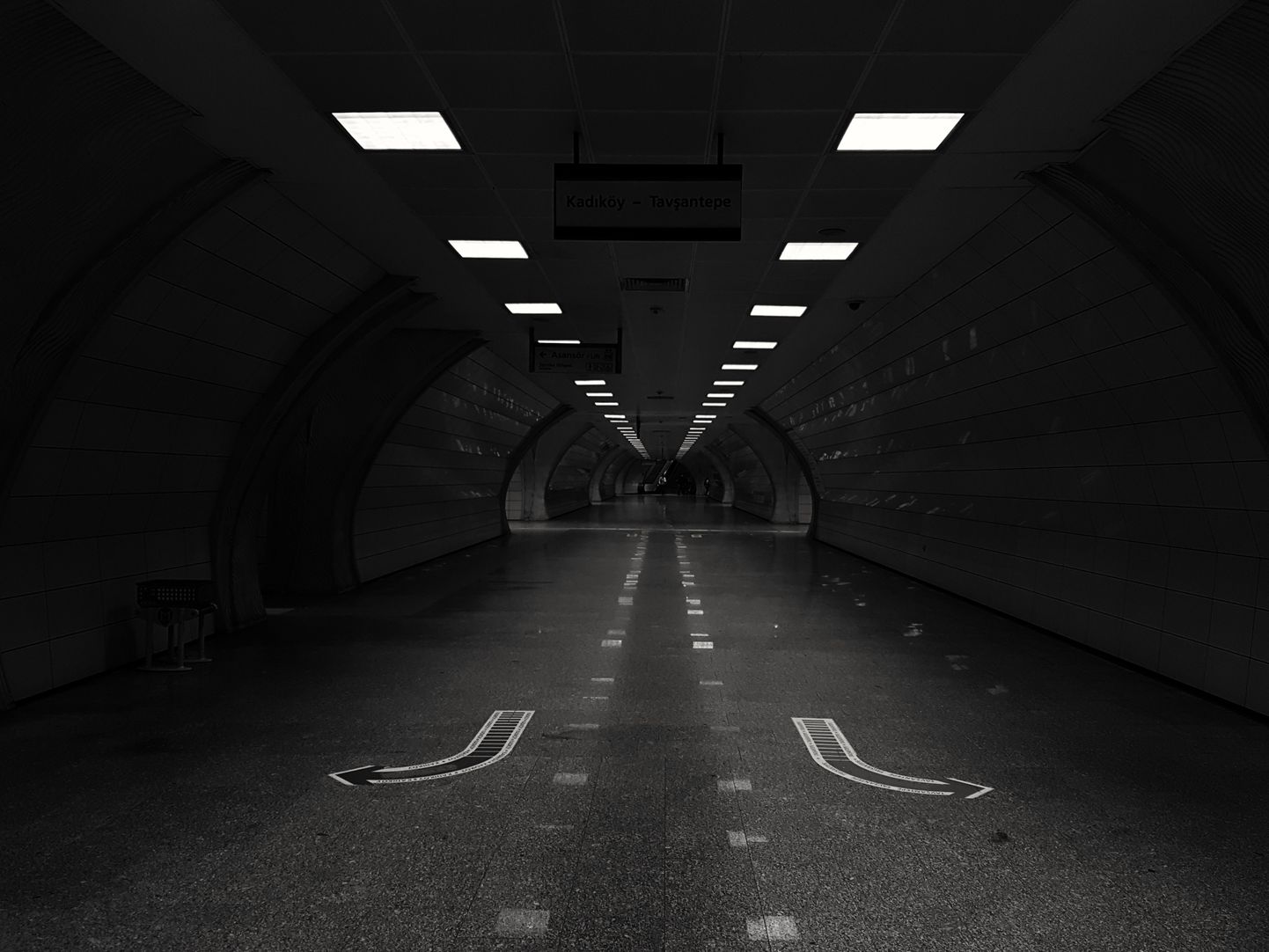 Tunnel. Pilt on illustreeriv