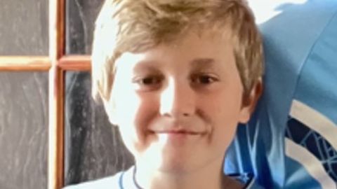 Гражданин Латвии на смерть сбил 12-летнего мальчика в Великобритании. Скрылся ли виновный в Латвии?