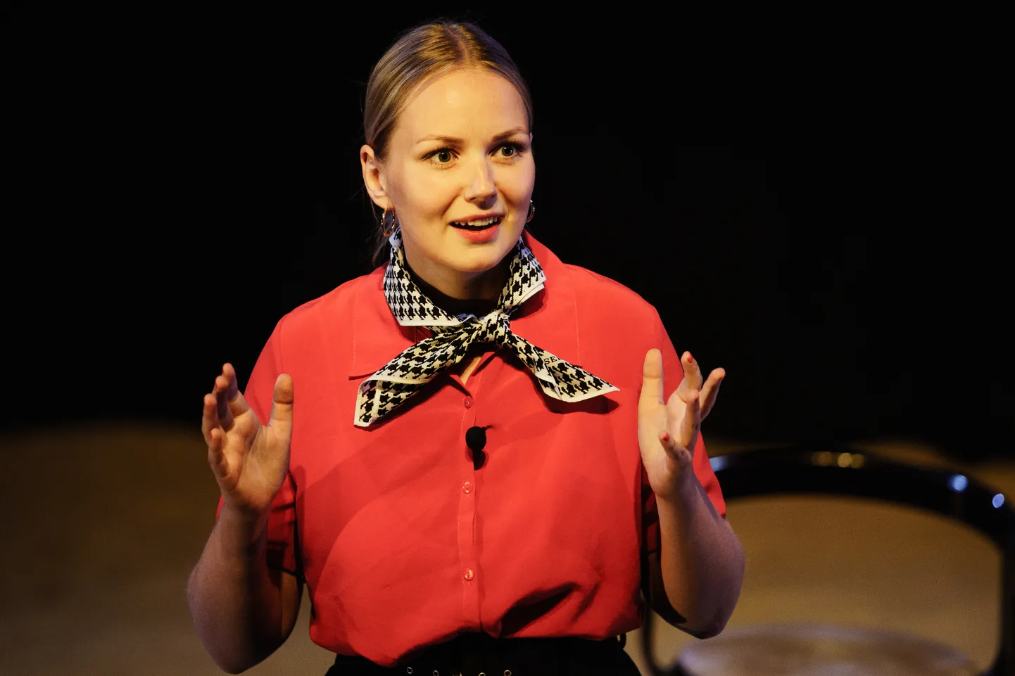 Theatrumi lavastus «Ufo». Hilde Jenseni osas Merlin Kivi.