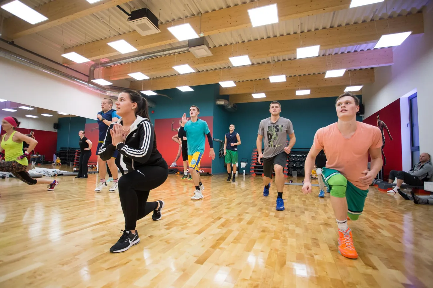 Uue spordiklubi Sinu Spordiklubi treenerid hakkavad rühmatreeninguid korraldama Aqva spordikeskuses.