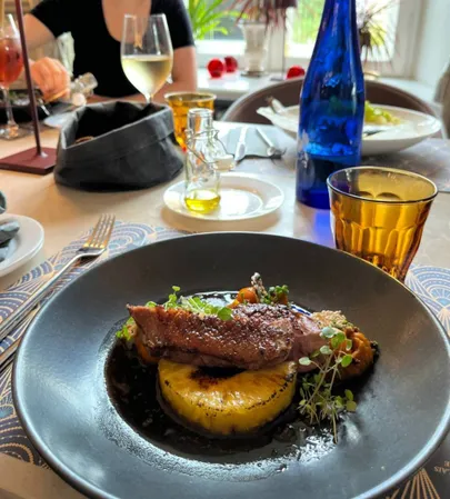 Ужин в ресторане Rivera Palais Brasserie.