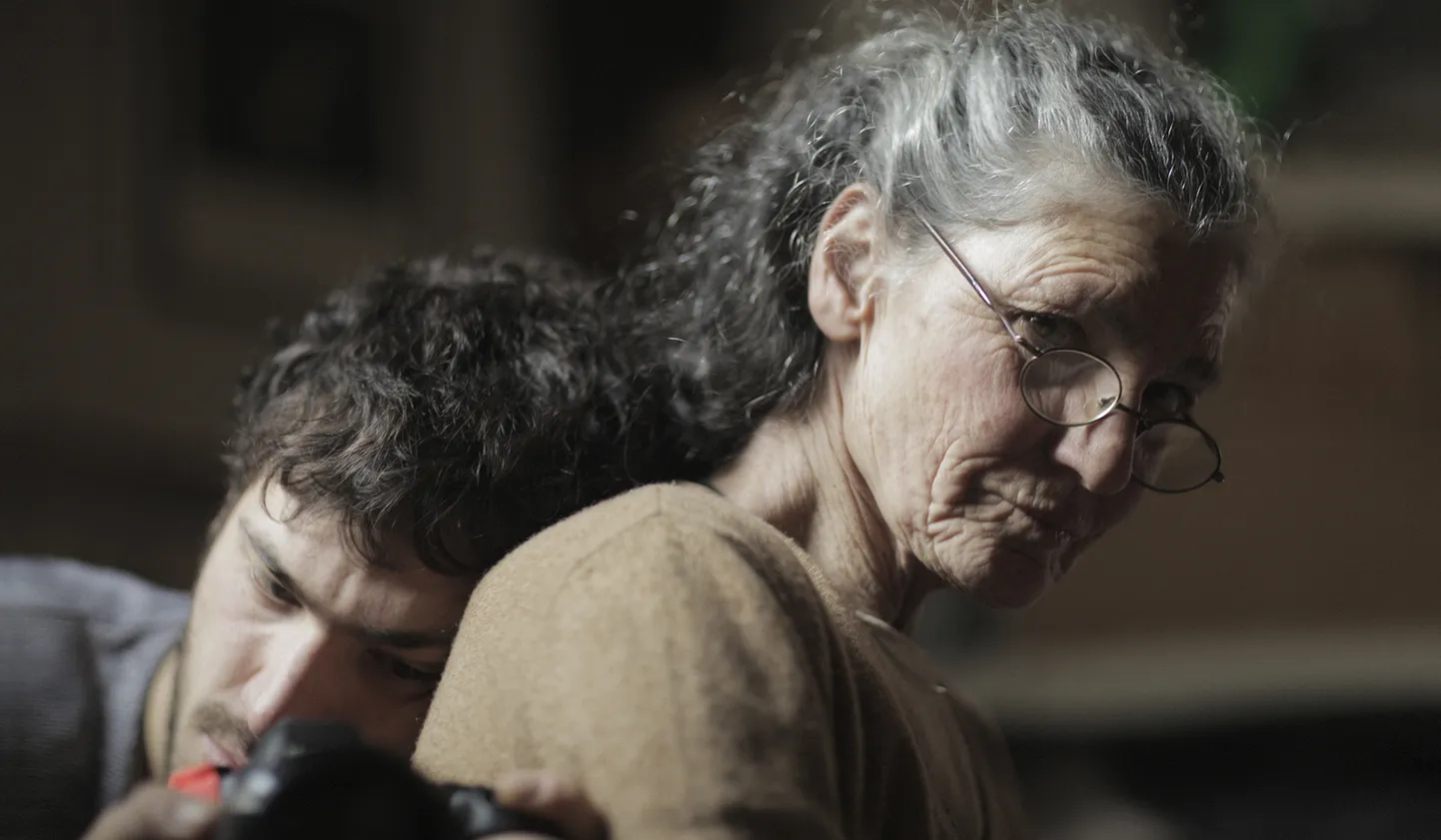 «Minu ema kadumine», poeg teeb oma emast, endisest supermodellist filmi.