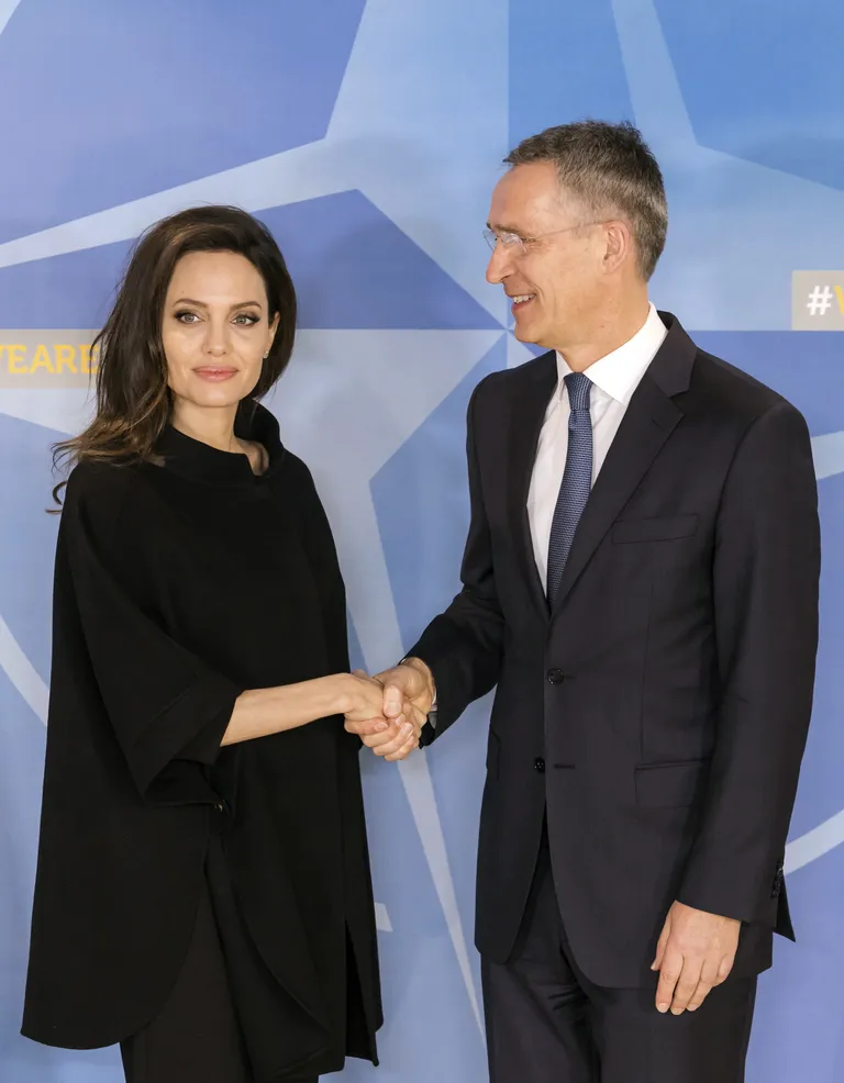 NATO peasekretär Jens Stoltenberg ja Angelina Jolie