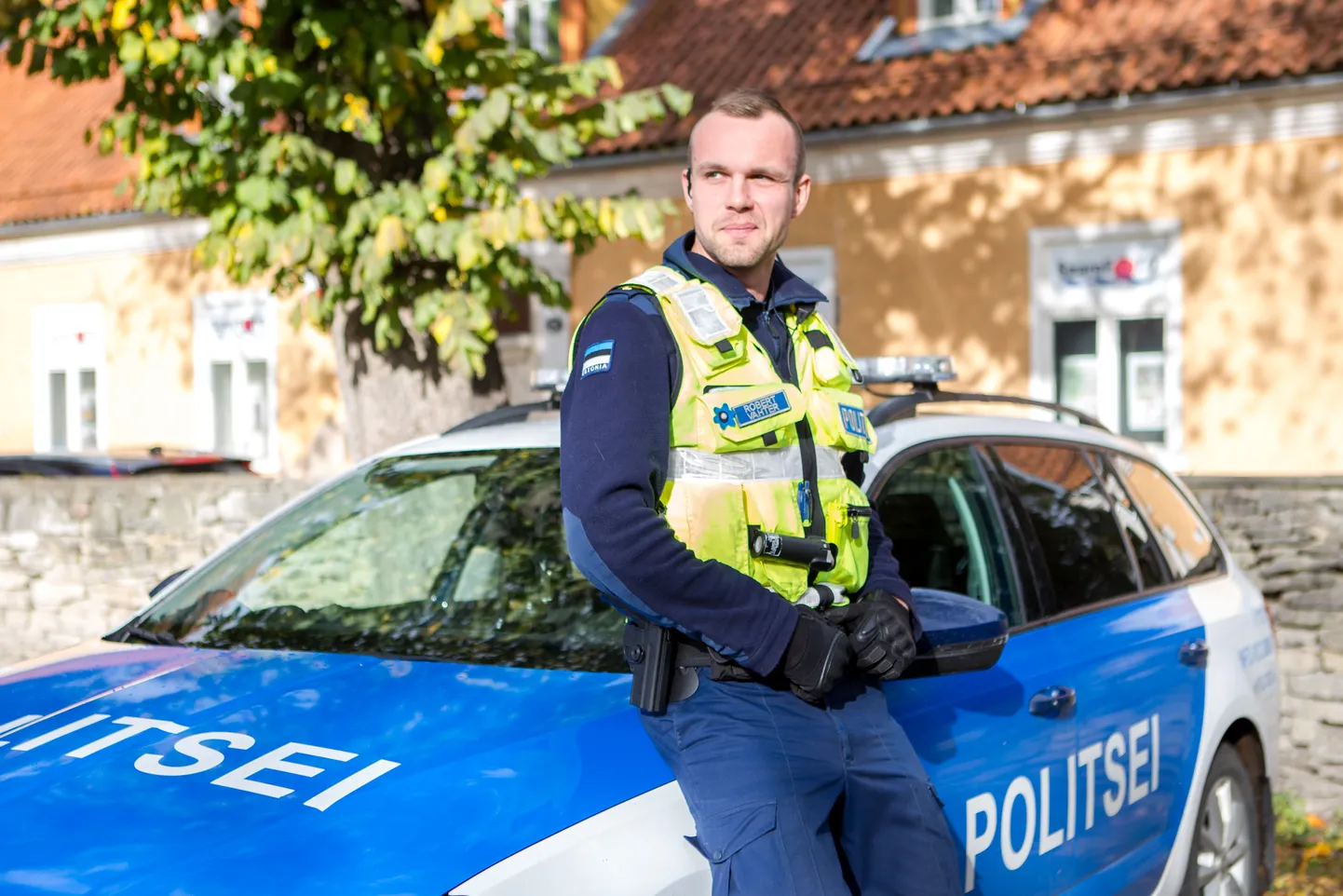 Robert Vahter ülendati piirkonnapolitseinikust üleminspektoriks.