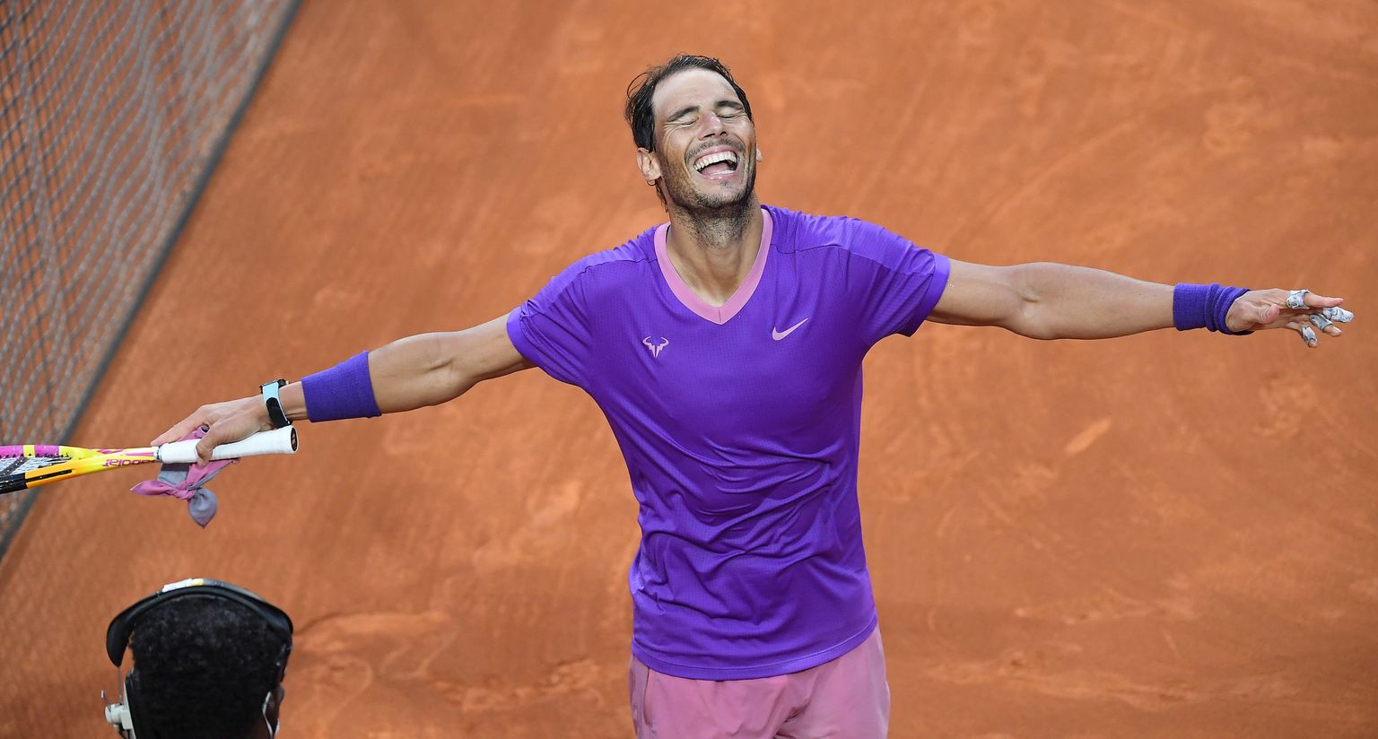 Rafael Nadal tähistamas pühapäeval Rooma tenniseturniiri kümnendat tiitilivõitu.