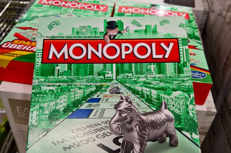 Hasbrole kuuluv «Monopol» on maailma kõige edukam lauamäng, mida on maailmas müüdud 275 miljonit karpi.