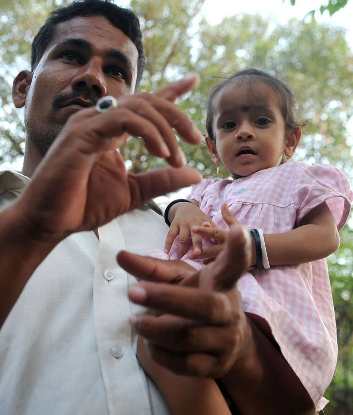 Shamu Lakshman Chavan koo oma tütre Tejaswiniga.