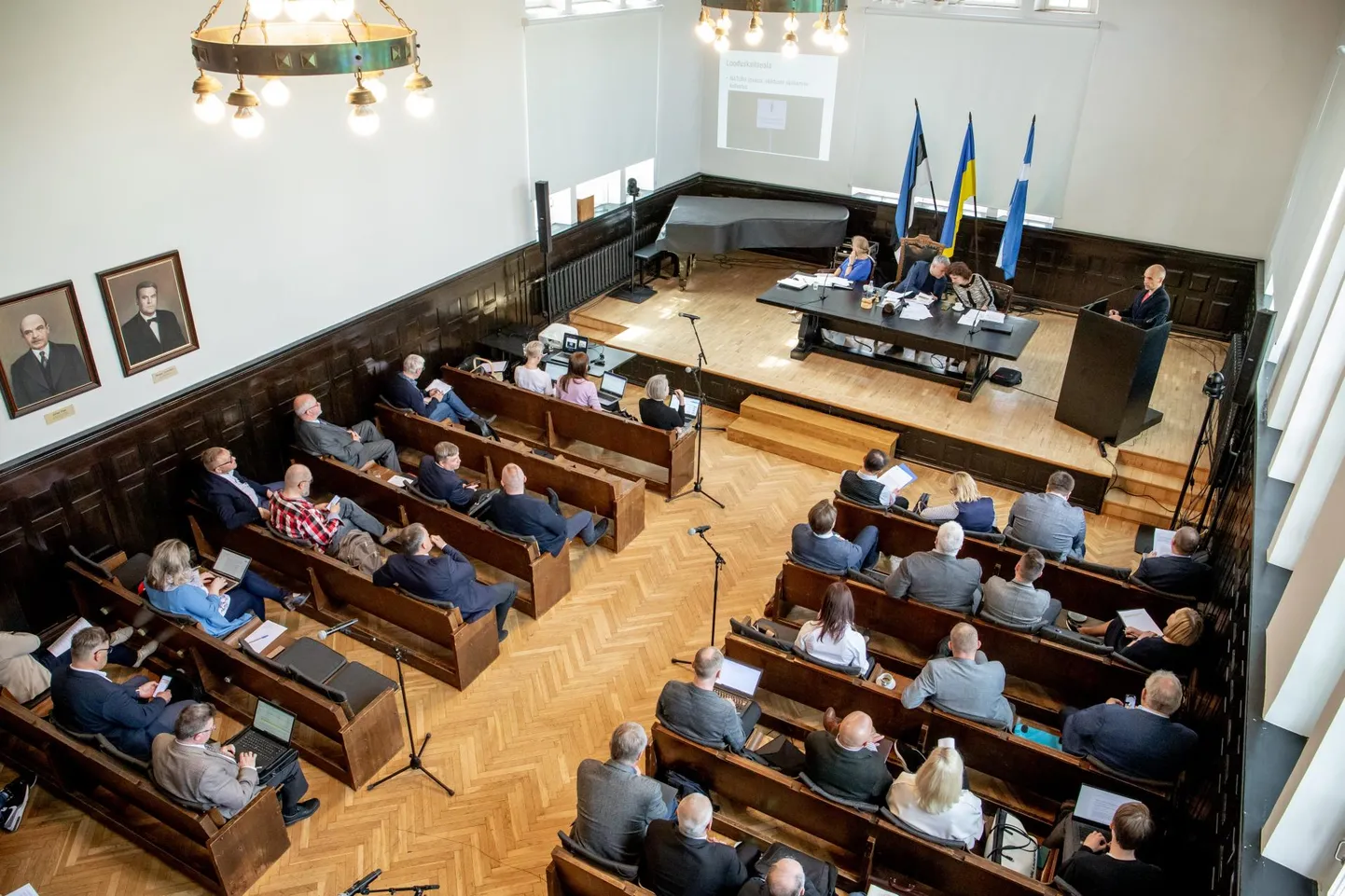 Volikogu istungi päevakorras on 25 punkti.