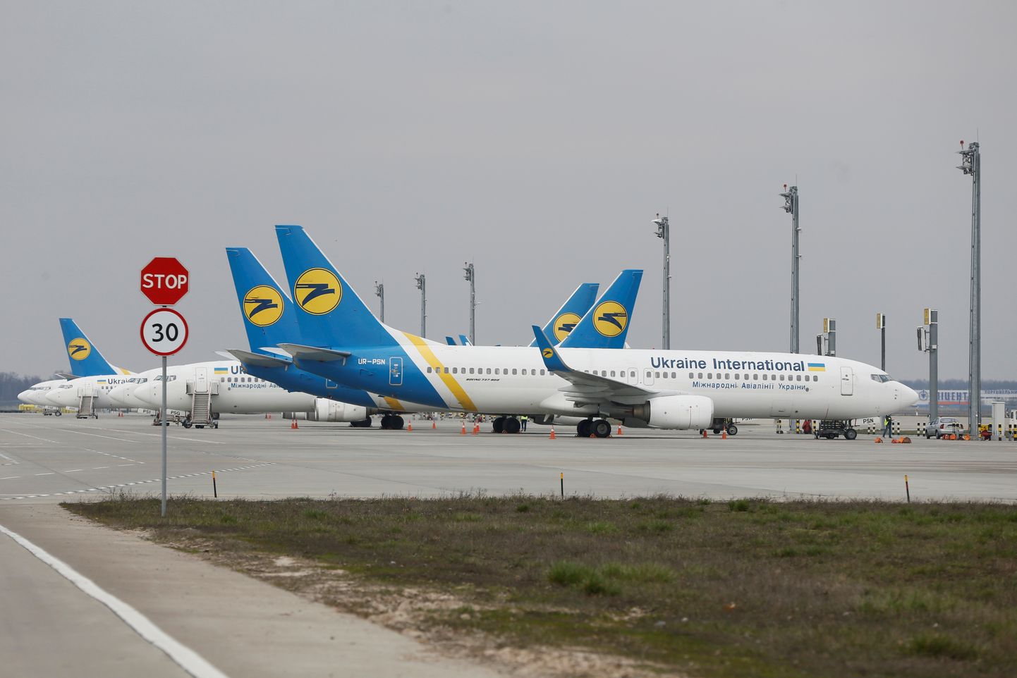 Ukraine International Airlines lennukid Kiievi lennuväljal