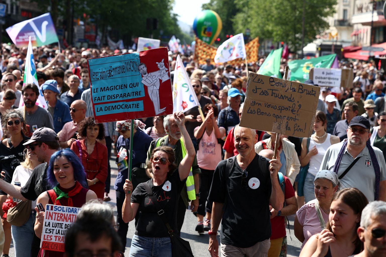 Prantsusmaa üleriigiliste protestide neljateistkümnes päev pensionireformi seaduse vastu.