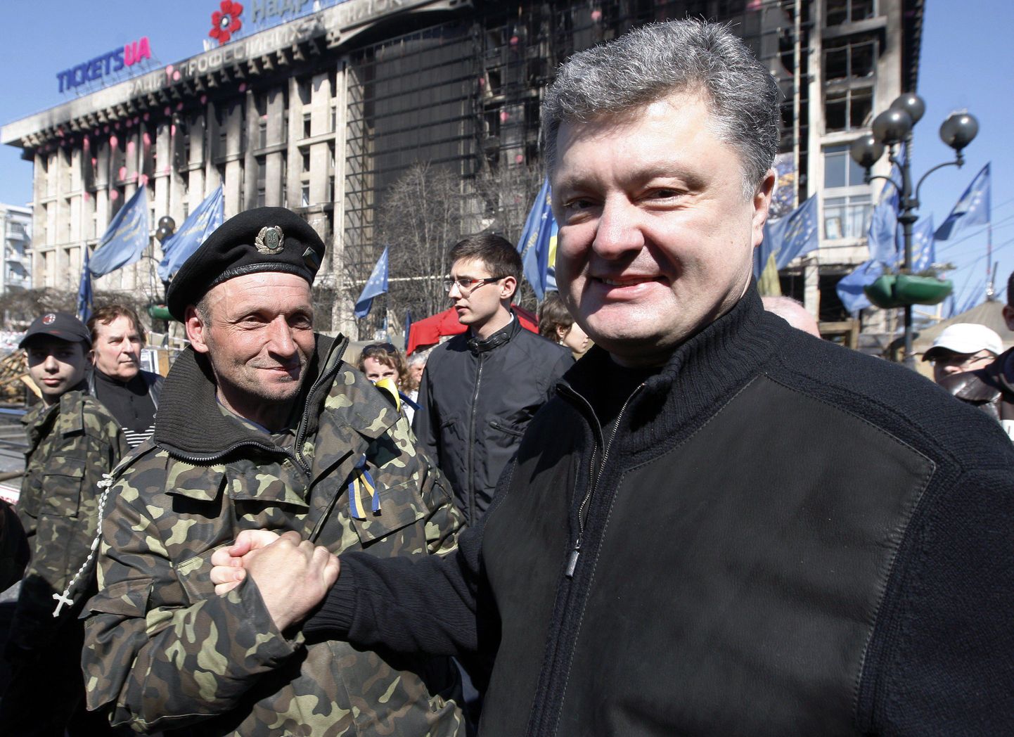 Petro Porošenko (paremal) on arvamusuuringute järgi populaarseim presidendikandidaat.