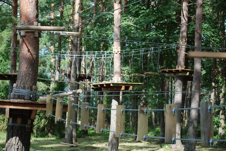 Hallikivi seikluspark
