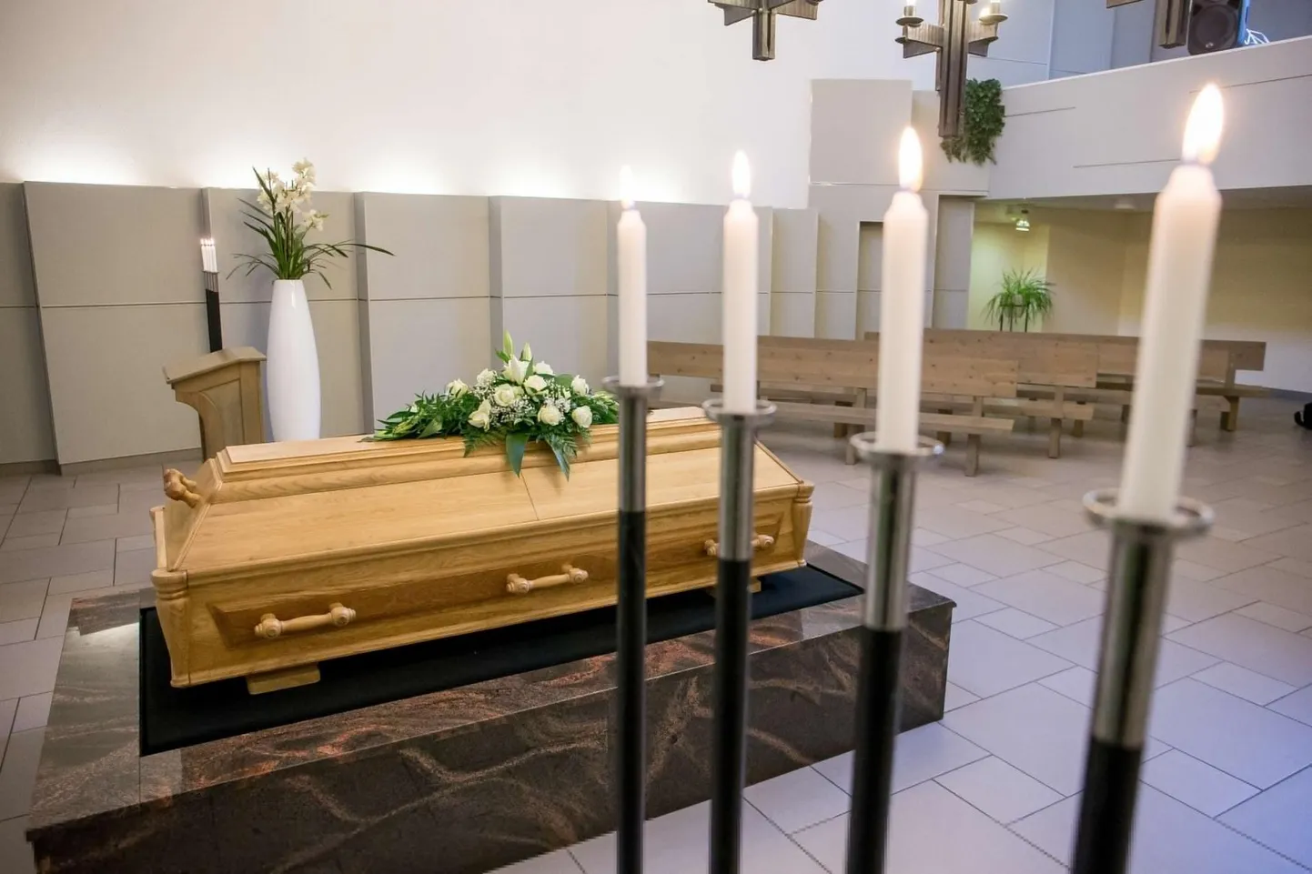 Tallinna krematooriumis on kasutusel ka rendikirstud, kuid teenuse tellija peab sellisest teenusest üheselt aru saama.