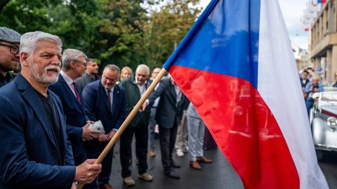 Tšehhi valitsus keelas presidendil NATO tippkohtumisele minna