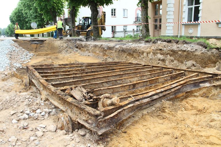 Непонятное приспособление из середины XX века, которое нашли при реконструкции улицы Кеск в Силламяэ.