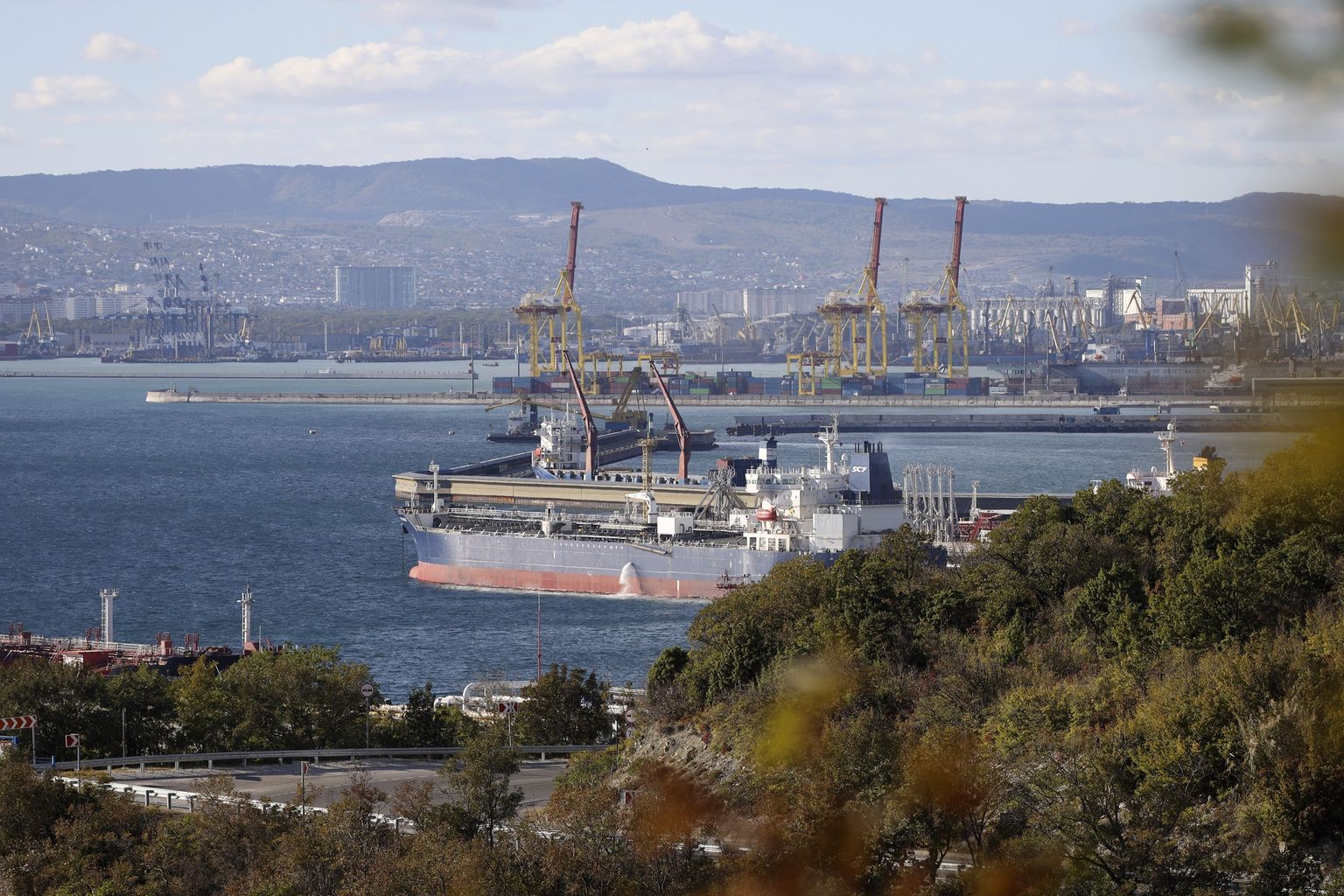 Vene naftatanker Novorossiiski sadamas,