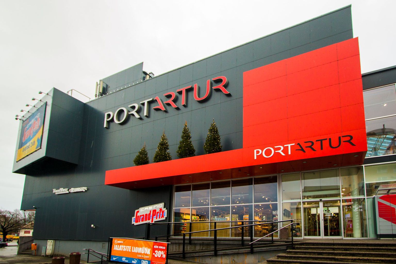 Port Arturi kaubanduskeskus Pärnus.