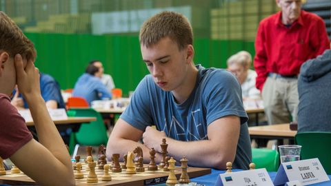 Эстонский 23-летний шахматист выиграл в покерном турнире более 400 000 евро 