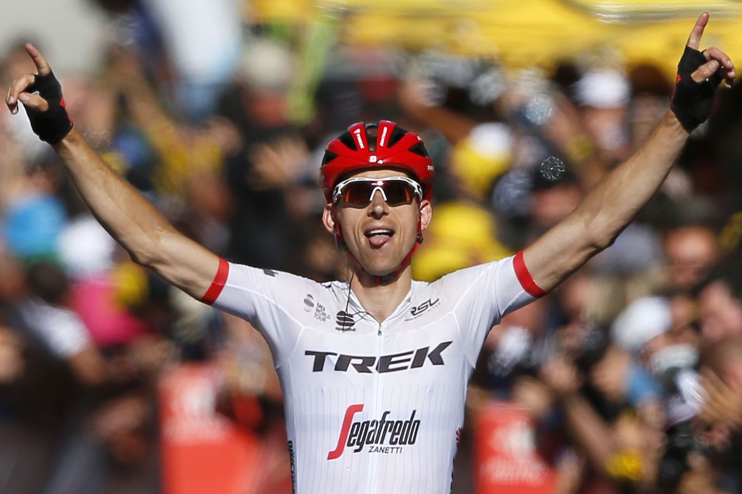 Bauke Mollema tähistamas oma karjääri esimest võitu Tour de France'il.