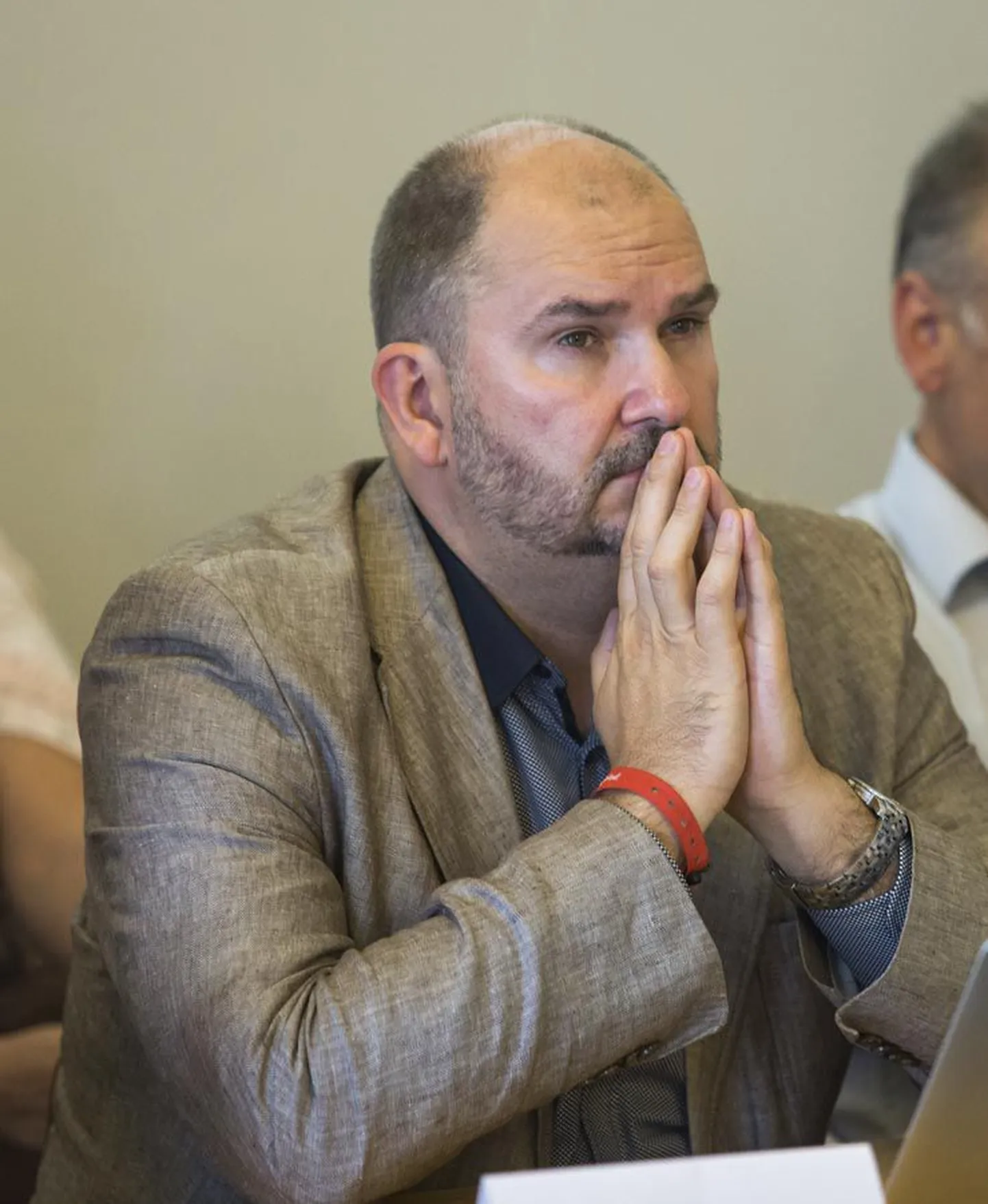 Linnapea Ando Kivibergi sõnul ei kavatse Viljandi maanteeameti reformikavaga leppida.