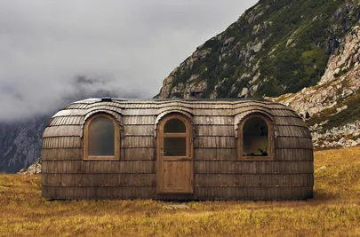 Creative Woodworks valmistab iglusaunu ja väikemaju.