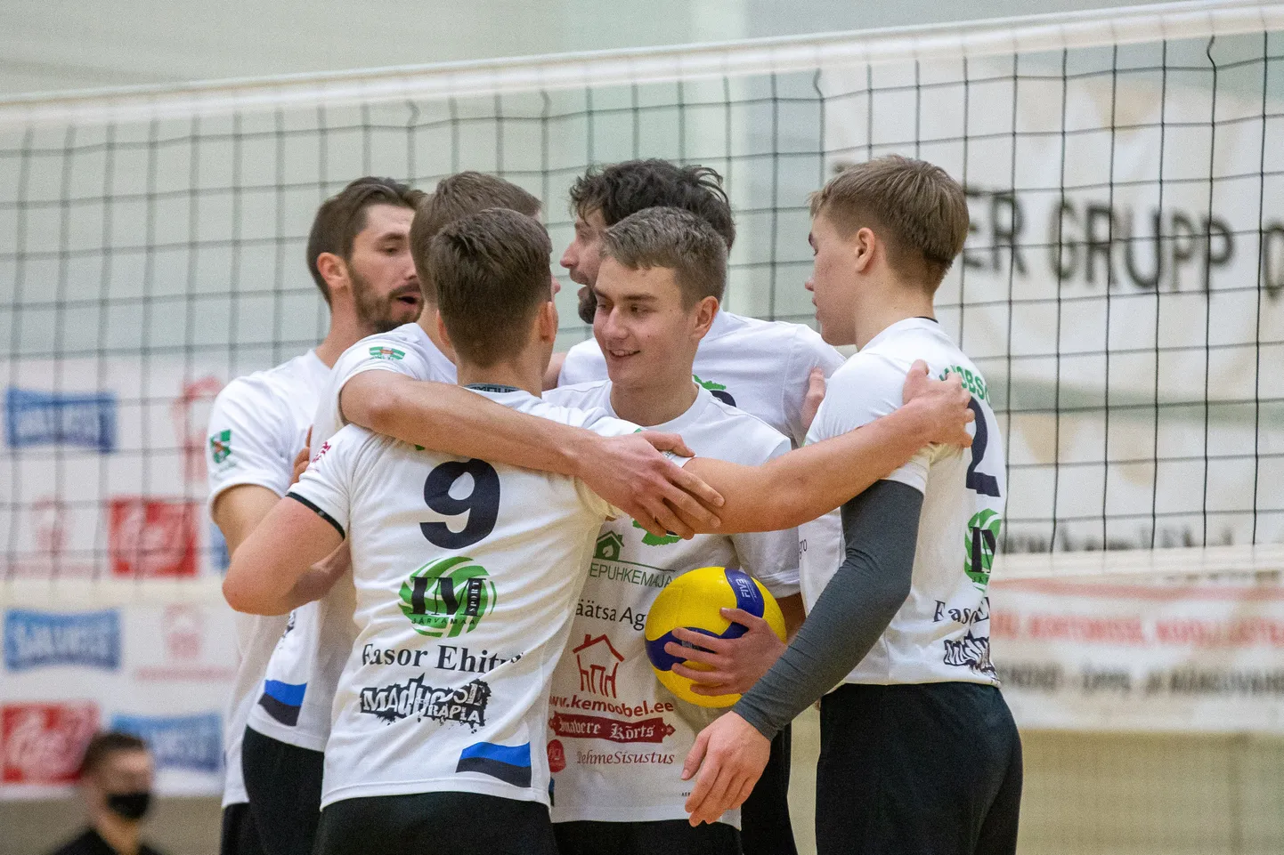 Sander Perillus (keskel) ja Markus Salum treenivad igapäevaselt IMspordi võistkonna ridades, kuid noorte meistritiitli eest võitlesid nad spordiklubi Tats/Rae spordikool ridades.