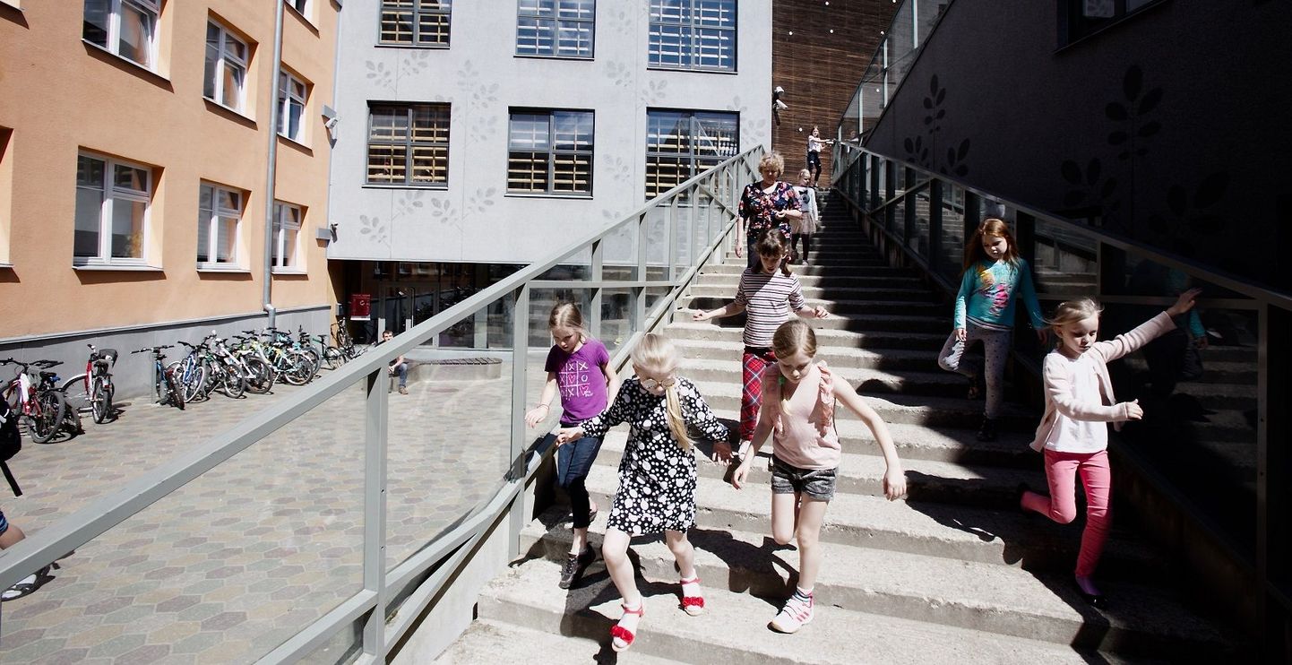 Poolesaja euro suurune koolitoetus on mõeldud Tartu linnas õppivale lapsele.