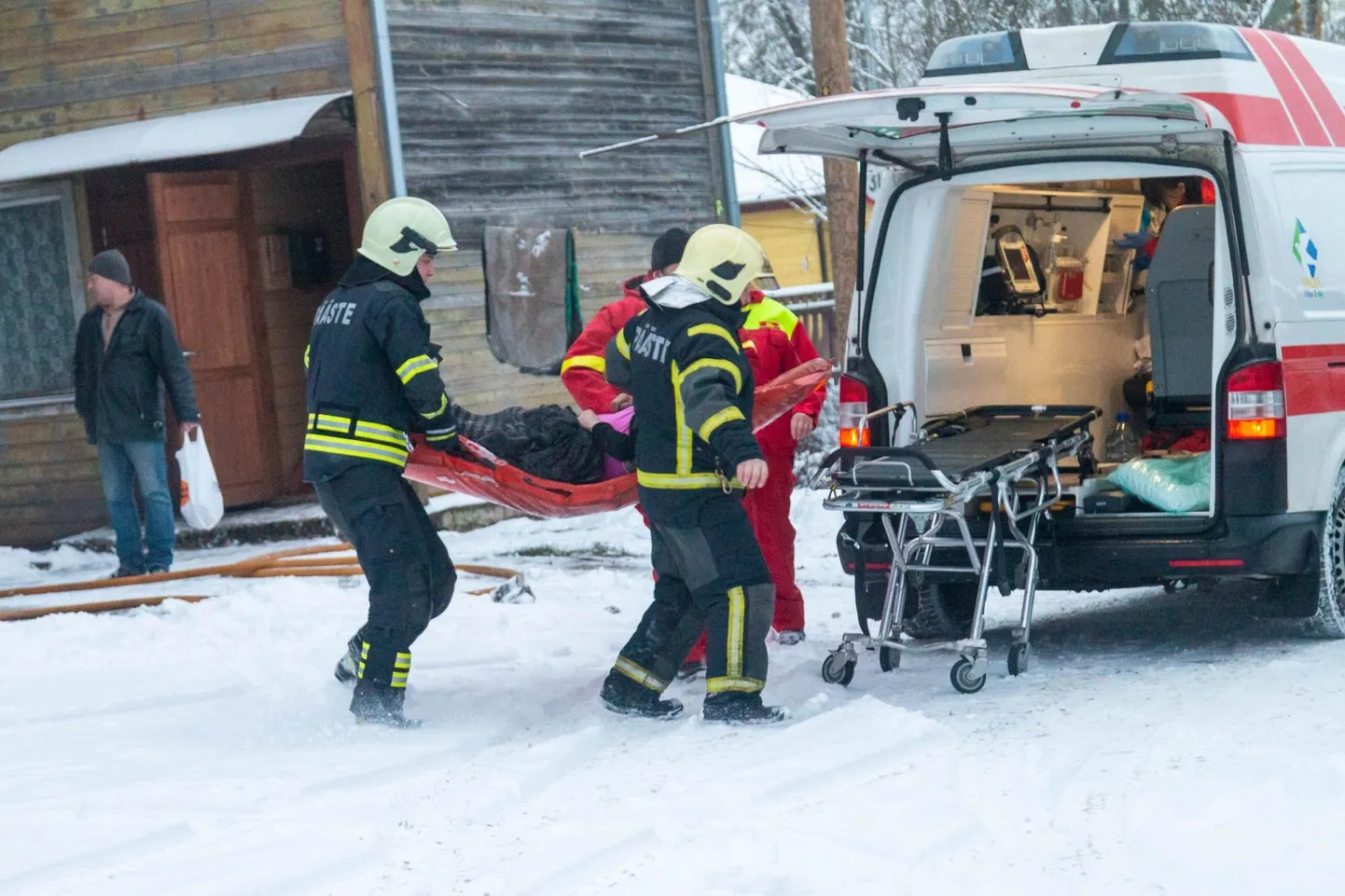 Oskuslik tegutsemine mullu detsembris Valgas Uuel tänaval puhkenud põlengu ajal tõi tunnustuse mitmele Valga komando päästjale.