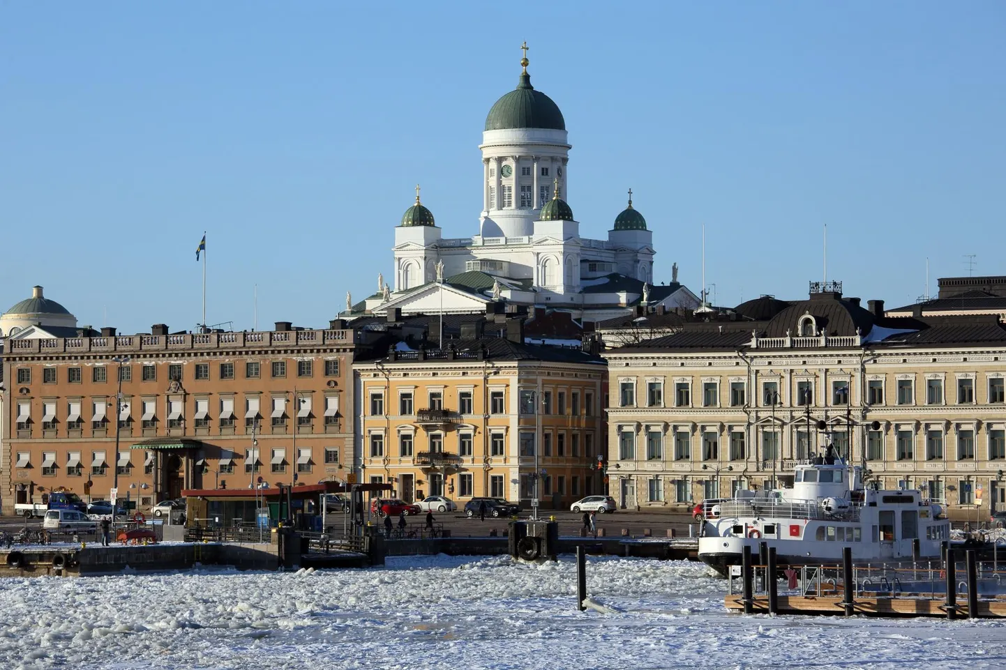 Naaberriigi sügavam tundmine algab keele ja kultuuri õppimisest. Pildil Helsingi vanalinn.