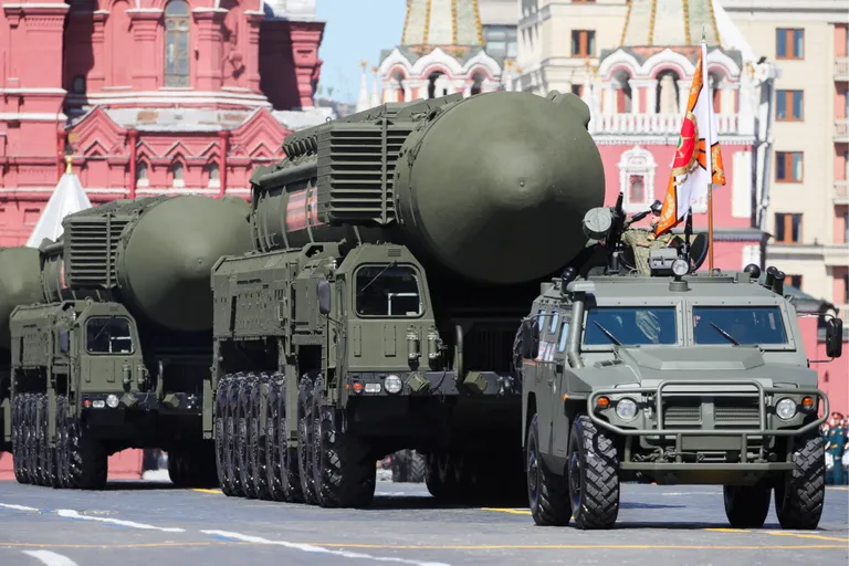 Russia has constantly threatened to use nuclear weapons and violated the Budapest Memorandum, under which Ukraine gave up its nuclear weapons. However, a situation has now arisen where more and more countries are talking about the possibility of acquiring nuclear weapons.