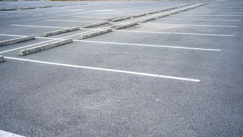 Kā izmaiņas Rīgas autostāvvietu lietošanas noteikumos ietekmēs to maksu?