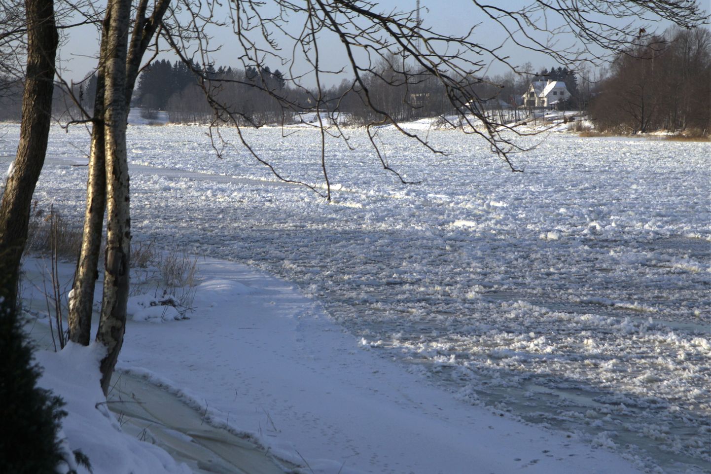 Talvine jõgi. Pilt on illustratiivne.